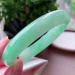 冰种满绿正装手镯